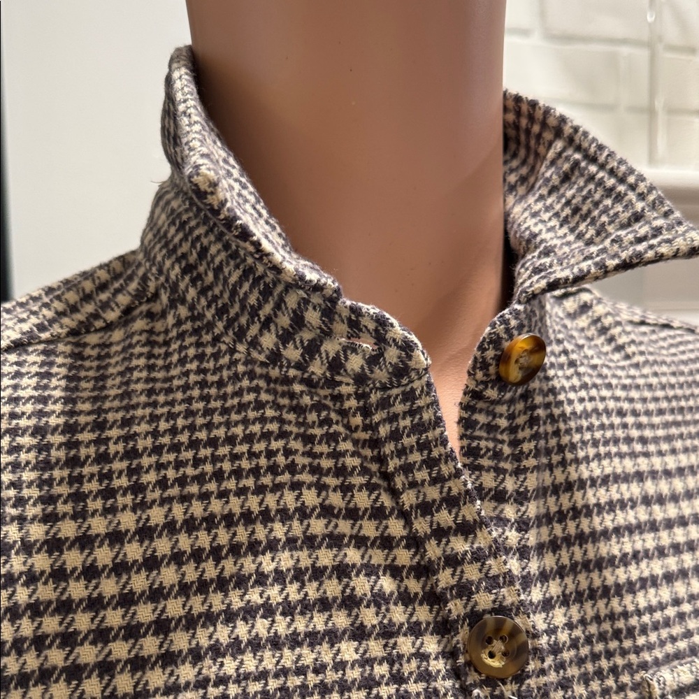 Hollister Flanned Brown and White Houndstooth Button-Up Shirt - Picture 3 of 10